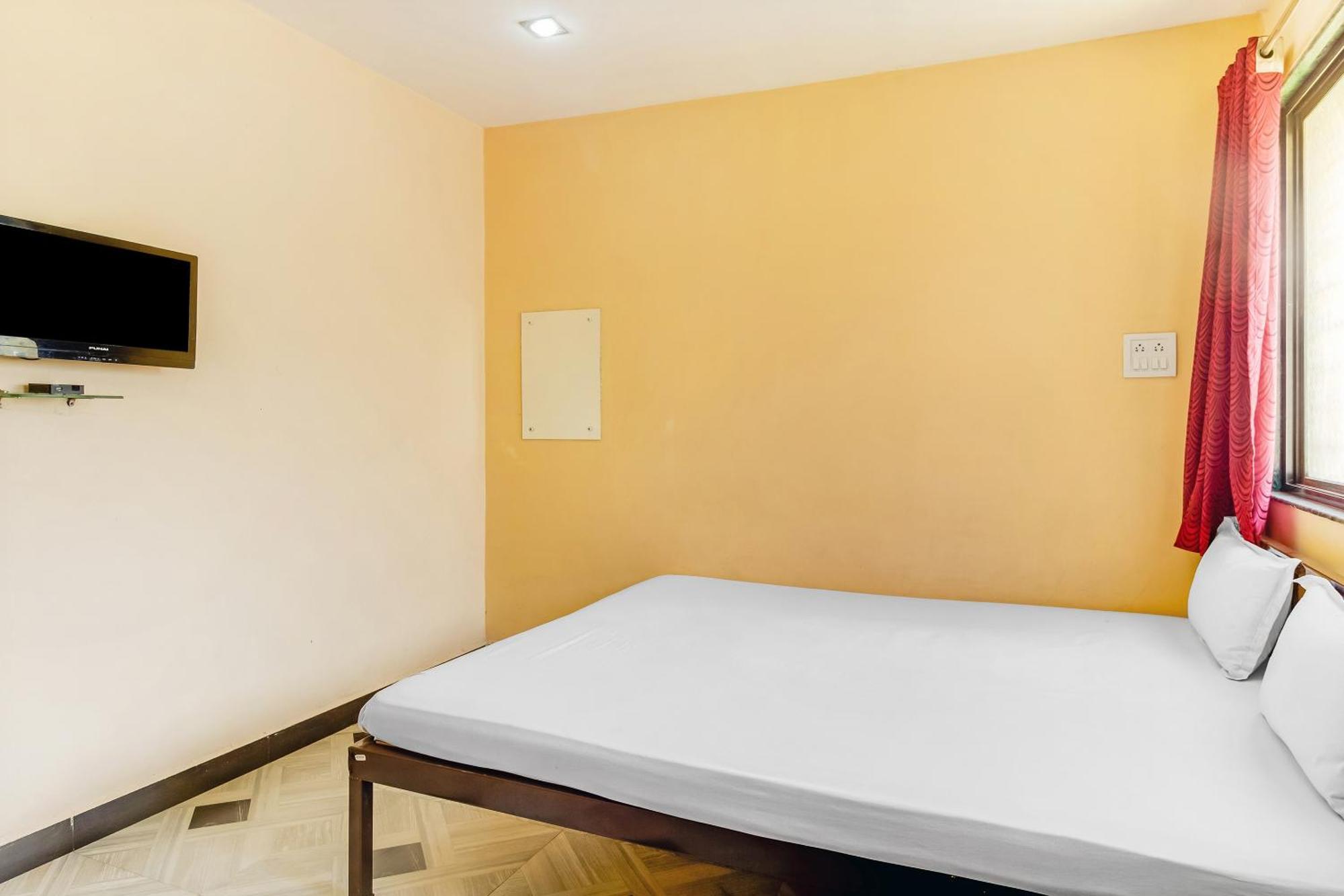 Spot On Harihar Lodging And Yatri Niwas Hotell Kolhapur Exteriör bild