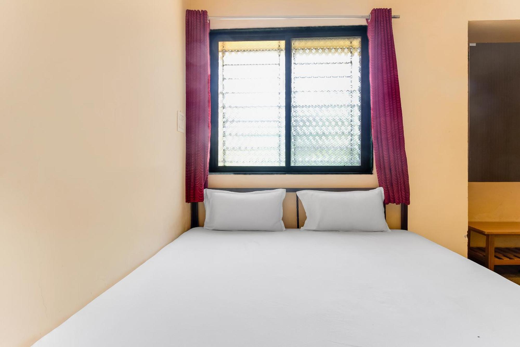Spot On Harihar Lodging And Yatri Niwas Hotell Kolhapur Exteriör bild