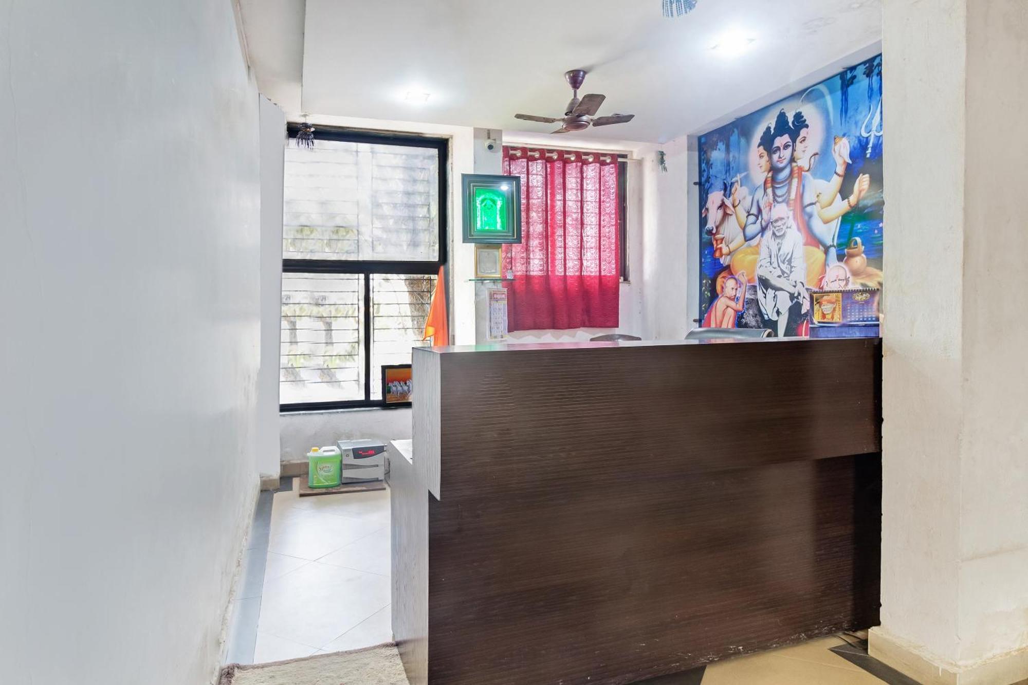 Spot On Harihar Lodging And Yatri Niwas Hotell Kolhapur Exteriör bild