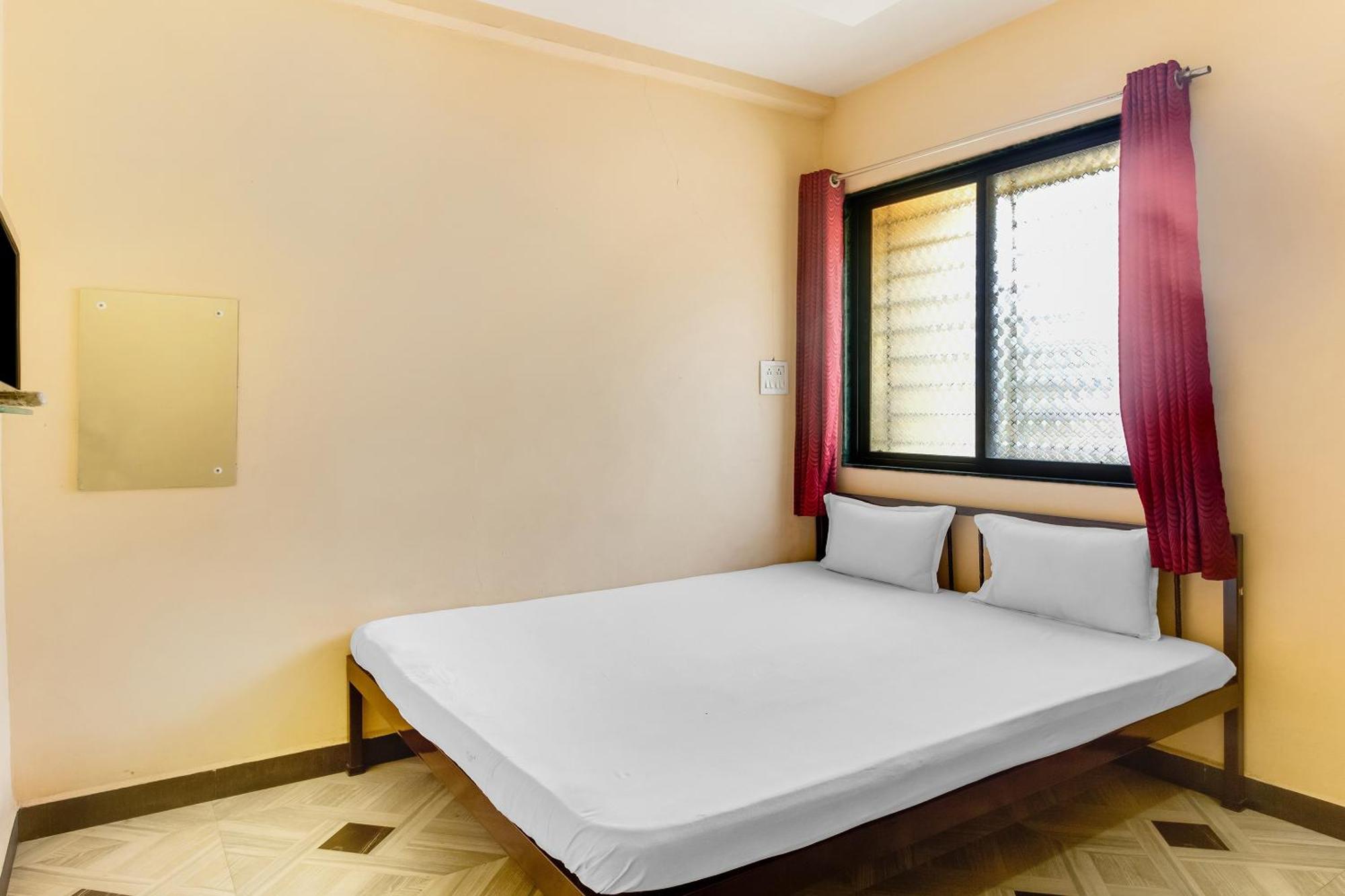 Spot On Harihar Lodging And Yatri Niwas Hotell Kolhapur Exteriör bild