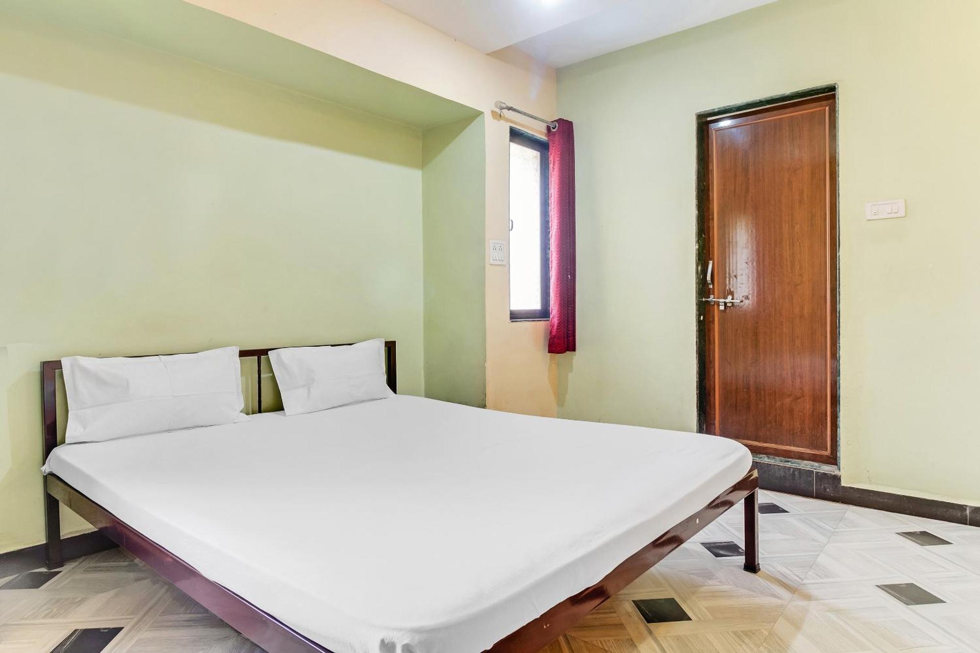 Spot On Harihar Lodging And Yatri Niwas Hotell Kolhapur Exteriör bild