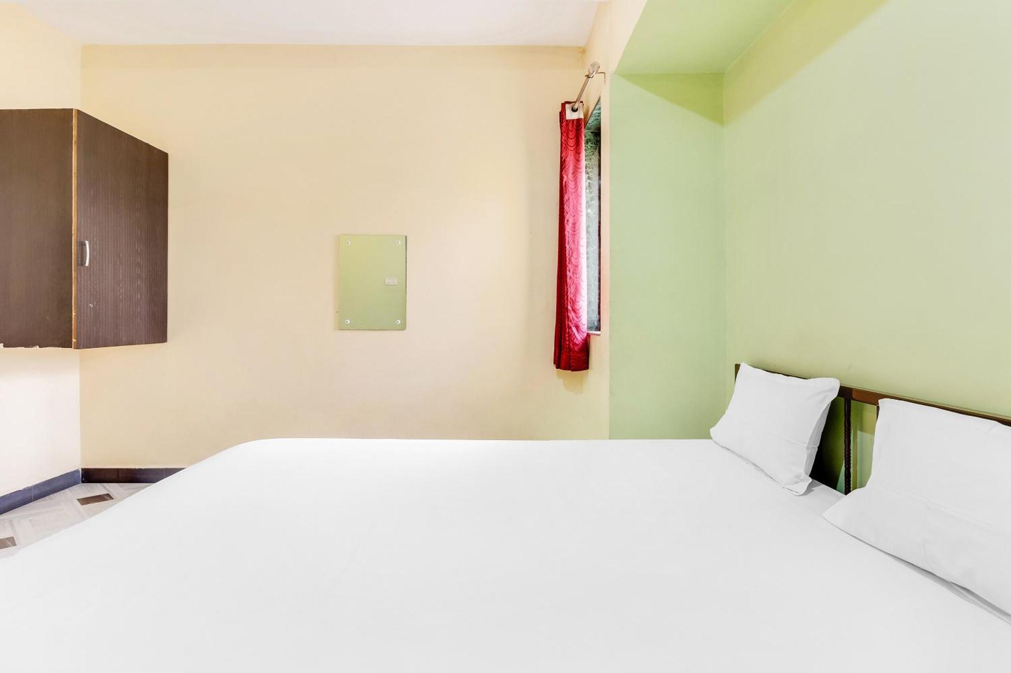 Spot On Harihar Lodging And Yatri Niwas Hotell Kolhapur Exteriör bild