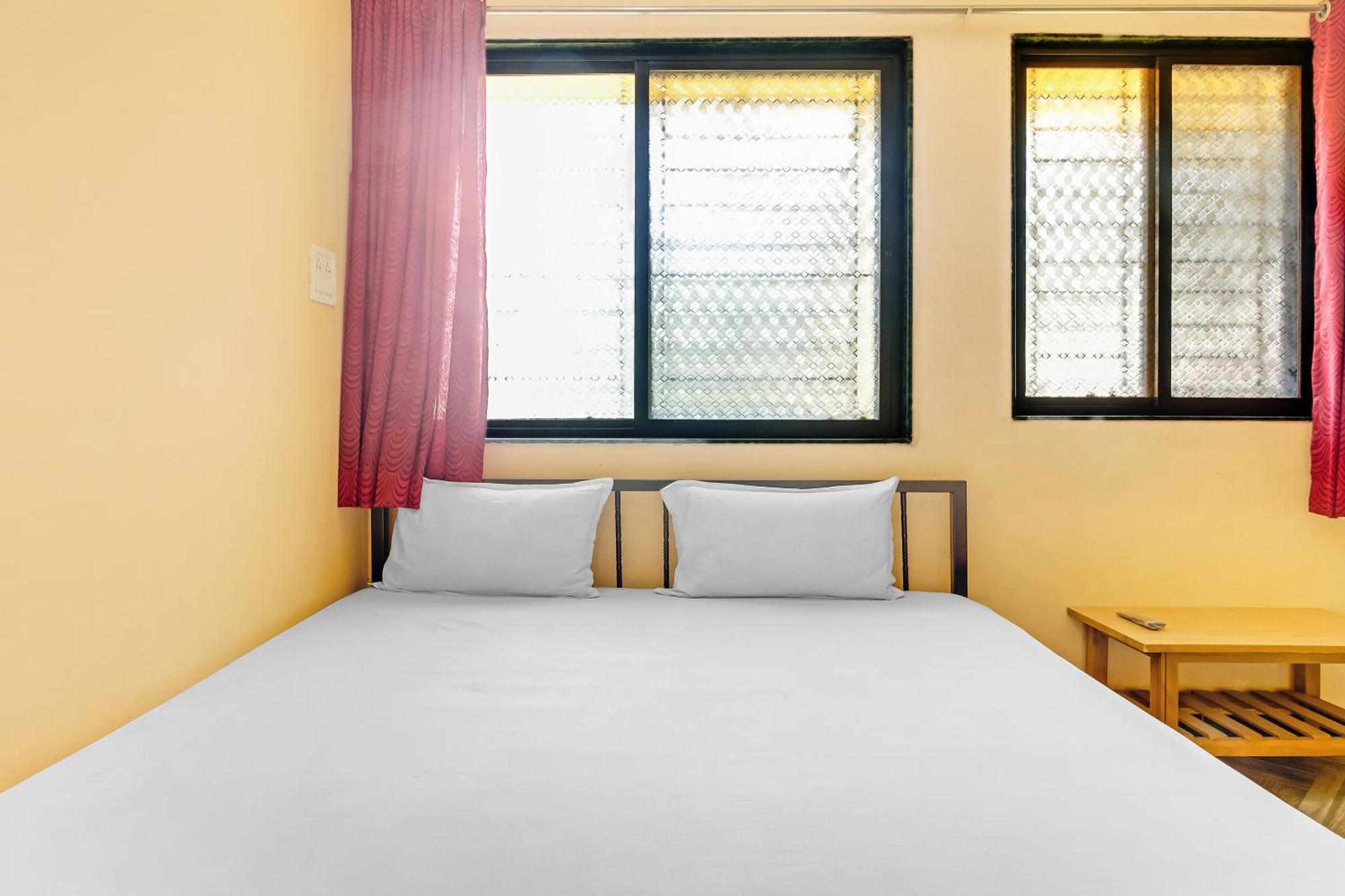 Spot On Harihar Lodging And Yatri Niwas Hotell Kolhapur Exteriör bild